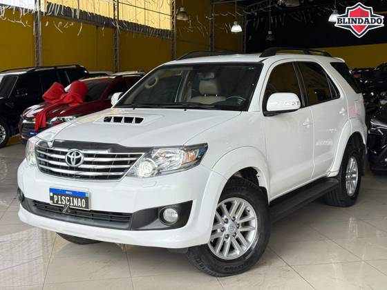 TOYOTA HILUX SW4 3.0 SRV 4X4 7 LUGARES 16V TURBO INTERCOOLER DIESEL 4P AUTOMÁTICO
